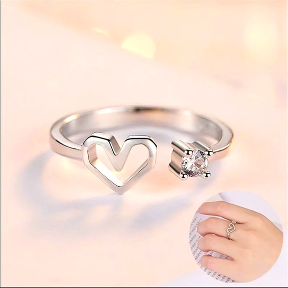 🖤Sterling Silver Heart Shaped Adjustable Ring - Picture 2 of 4